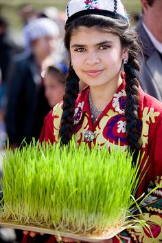 Tajik woman by Mikhail Romanyuk, via Flickr World Thinking Day, Traditional Attire, Girl Scouts, The East, Skin Color, Main Characters, Beautiful World, Textured Hair, Traditional Style