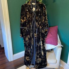 Beautiful Velvet Duster Coat From Free People. Button Details And Floral Design. Fully Lined. Elegant And Mysterious. Nwt Womens Duster Coat, Womens Duster, Velvet Duster, Branding Mood Board, Free People Jacket, Free People Black, Black Tan, Black And Tan, Duster Coat