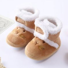 Toddler Baby Girl Boy Cartoon Bear Cotton Shoes Plus Velvet Warm Snow Boots Infant Soft Sole Walking Shoes Baby Shoes 0-18 monthsbaby walking shoes Specifications: Outsole Material:COTTON Heel Type:Flat with Fashion Element:Embroider Toe Shape:Round Toe Lining Material:Plush Gender:baby unisex Upper Material:Cotton Fabric Boot Height:Mid-Calf Boot Type:Snow Boots Closure Type:Hook & Loop Season:Winter Brand Name:None Fit:Fits true to size, take your normal size Origin:CN(Origin) Item Type:Boots Age Range:0-18m Department Name:baby Size Chart: size----age------length---------width 12-S----0-6M ---11cm/4.33"-----6cm/2.36" 13-M----7-12M---12cm/4.72"-----6cm/2.36" 14-L----13-18M--13cm/5.12"-----6.5cm/2.56" Features: 100 % Brand New and high quality. Shoe Upper Made of cotton and velvet,Sole Ma Bear Shoes, Winter Newborn, Fur Snow Boots, Fabric Boots, Warm Winter Boots, Warm Snow Boots, Toddler Winter, Toddler Boots