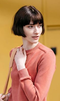 French Bob Haircut With Bangs, Ear Length Bob, French Bob Haircut, Fab Mood, Classic Bob Haircut, Bob Haircut Ideas, Straight Bob Hairstyles, Hair To One Side