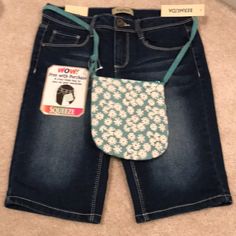 Nwt Girls Denim Bermuda Shorts With Crossbody Purse And Decorative Pockets. Embroidered Denim Shorts, Girls Denim Shorts, Cutoff Jean Shorts, Distressed Jean Shorts, Jeans Kids, Embroidered Jeans, Embroidered Denim, Girls Denim, Capri Jeans