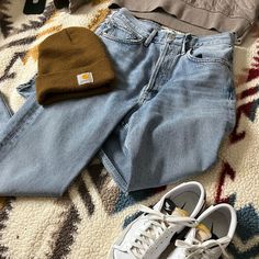 This Are Your Classic 90s Vibes. So Comfortable And All The Fashion. Light Color Jean With Distressed Look. Comes Above The Ankle. Super Comfortable, Quality Jean. Brand Newwwww. Light Color Jeans, 90s Mom Jeans, Agolde Jeans, Jean Color, 90s Vibes, Mom Jean, Colored Jeans, Boyfriend Jeans, The Fashion