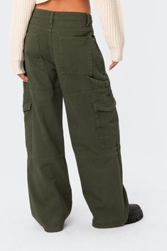 PRODUCT INFO Cargo pants Military style pockets Button closure Denim fabric 100% Cotton Model wears size S Model height is 5'9 Item care: Wash with similar color Military Green Pants Outfit, Styling Cargos, Outfit Outline, Olive Clothes, Olive Cargo Pants, Colored Pants Outfits, Green Cargos, Cargo Pants Green, Usa Life