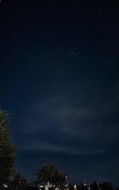 the night sky is lit up with stars