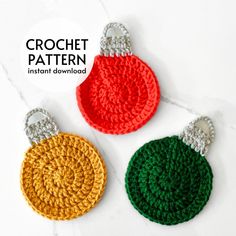 crochet christmas ornament pattern with two different colors