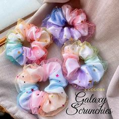 Hair Scrunchies Diy, Diy Hair Scrunchies, Diy Hair Accessories Ribbon, Scrunchies Diy, Kawaii Accessories, Girly Accessories, 자수 디자인, Hair Scrunchies, Diy Hair Accessories