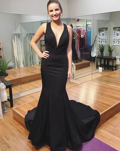 mermaid satin deep v-neck evening dress with court train pd1017 Formal Dresses Burgundy, Black Prom Dresses Mermaid, Two Piece Formal Dress, Mermaid Prom Dresses Sparkly, Affordable Formal Dresses, Trumpet Prom Dress, Prom Dresses Sparkly, Prom Dress With Train, Dresses Burgundy