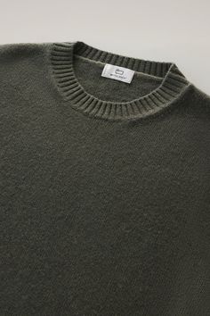 Made from pure virgin wool  Garment-dyed for a unique finish  Crewneck  Ribbed collar, cuffs, and hem  Logo tag at the hem Imported Hoodies Outfit, Trendy Sweaters, Everyday Fashion Outfits, Fall Winter Collection, Logo Tag, Hoodie Outfit, Perfect Style, Outfit Casual, Bologna