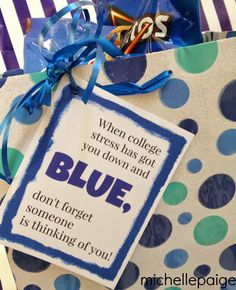 Finals are almost here for the college kids.  We stopped by my alma mater last week with a little treat for some students finishing up their... Finals Care Package, College Care Package Ideas, College Finals, Care Package Ideas, College Diy, Package Ideas