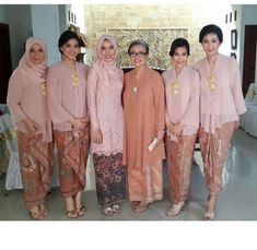 Kebaya Brokat Modern, Bridesmaid Kebaya, Kebaya Bridesmaid, Indonesian Kebaya, Kebaya Lace, Modern Kebaya, Kebaya Brokat