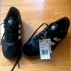 Nwt Adidas Vl Court 3.0k Kids 4 Black/White Vl Court 3.0, Adidas Vl Court 3.0, Adidas Indoor Soccer Shoes, Lego Sports, Adidas Vl Court, Black Tennis Shoes, Adidas Shoes Superstar, Superstars Shoes, Adidas Kids