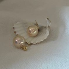 Stud earrings with butterfly backing in 14k gold filled with freshwater baroque pearl pendant. Dream Earrings, Baroque Pearl Pendant, Baroque Pearls, Pearl Pendant, Jewelry Earrings Dangle, Gold Filled, Etsy Earrings, Dangle Drop Earrings, Dangle Earrings