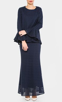 Raya Outfit, Eid Collection, Modest Fashion Outfits, Family Quotes, Classy Dress, Modest Fashion, Beautiful Outfits, Peplum Dress, Long Sleeve Dress