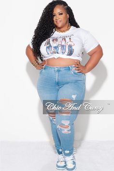 Final Sale Plus Size Short Sleeve "Melanin" Graphic T-Shirt in White – Chic And Curvy White T Shirt Outfit, Plus Size Baddie, Plus Size Baddie Outfits, Catch Flights, Chic And Curvy, Plus Size Blazer, White Chic, Denim T Shirt, Plus Size Shorts