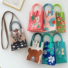 SPECIFICATIONSMaterial: Straw and PolyesterSize: 21*7*15 cmType1: Ladies handbagType2: Beach shoulder bagBrand Name: ISKYBOBExterior: noneModel Number: HandbagsShape: Casual ToteNumber of Handles/Straps: SingleStyle: fashionPlace Of Origin: ZHE JIANG ?ProvincePlace Of Origin: ZHE JIANG ProvinceOrigin: Mainland ChinaOccasion: VersatilePattern Type: SolidLining Material: POLYESTERHandbags Type: Shoulder BagsMain Material: POLYESTERClosure Type: zipperCN: ZhejiangTypes of bags: Shoulder & HandbagsGender: WOMENHardness: HARDChoice: yessemi_Choice: yes