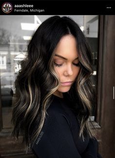 Black Hair Balayage Front View, Black Hair Balayage Mid Length, Black Hair With Light Brown Money Piece, Teasy Lights Black Hair, Trendy Highlights For Black Hair, Light Brown Money Piece On Black Hair, Frontal Highlights, Black Hair 2023, Trendy Brunette Hair