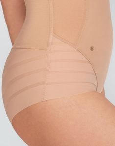 The Queen Brief was designed to empower. Strong lines flatter while SoftFlex supports to keep you standing tall. Targeted compression creates the perfect mix of comfort and toning. Honeylove, Queen Brief Shorts Shapewear for Women in Sand (Nude), Size: Large Wedding Shapewear, Bridal Shapewear, Harry Wedding, Shapewear For Women, Vegan Leather Leggings, Shapewear Tops, Cami Bodysuit, Tank Bodysuit, Firming Cream