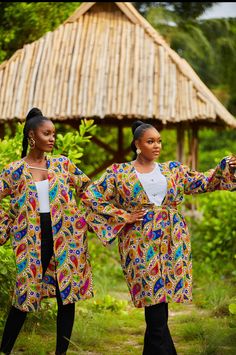 African print cotton kimono. Unlined. Pockets Model is 5'7 African Print Shirt, Shirt With Tie, Midi Pencil Skirt, Tie Collar, African Textiles, Cotton Kimono, African Design Dresses, Midi Skirt Pencil, African Design