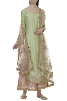 Mint green straight kurta with floral work all over. Comes with pink embroidered palazzo pant and net dupatta.
Components: 3
Neckline: Round
Sleeve Length: Full
Fabric: Chanderi silk
Color: Green, Pink
Dori,Zari,Gota patti
Side slits - Aza Fashions Green Tissue Silk Sets With Floral Embroidery, Green Floral Embroidered Tissue Silk Sets, Green Floral Embroidery Tissue Silk Sets, Wedding Palazzo Set In Pista Green With Floral Embroidery, Green Floral Embroidery Floor-length Sharara, Embroidered Pista Green Floor-length Palazzo Set, Semi-stitched Green Palazzo Set With Floral Embroidery, Pista Green Anarkali Palazzo Set With Floral Embroidery, Anarkali Palazzo Set In Pista Green With Floral Embroidery