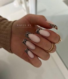 White Nails With Leopard Print, September Nail Ideas Coffin, Trendy Nails September 2024, White And Leopard Nails, Receptionist Nails, Badem Nokti, White Nails Leopard, Nail Inspo Long Coffin, Square Leopard Print Nails