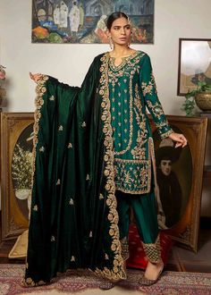 Fashion Forward Eid: The Most Beautiful and Trendsetting Dresses New Party Wear Dress, Indian Things, Dress Designs For Girls, Desi Dress, Embroidery Leaf, Zardozi Embroidery, Velvet Shawl, Wedding Brides, Punjabi Outfits