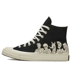 Calling all Scooby-Doo fans! The Converse Scooby-Doo x Chuck 70 High ‘Mystery-Solving Gang’ is a must-have for anyone who loves the classic cartoon. Featuring a black-and-white print of the full cast of characters, this sneaker is perfect for any fan of the show. With a custom ‘SCBYSNK’ license plate on the heel, these sneakers are sure to turn heads. (SNKR/Unisex) Chuck 70 High Top, Black Canvas Shoes, Jack Purcell, All Stars Converse, Cute Flats, Converse Chuck 70, Swag Shoes, Chuck 70, Painted Shoes