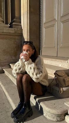 Cute Comfy Movie Date Outfits, Europe Outfit Inspiration, Spring Paris Outfits, Paris Winter Fashion, Vinter Mode Outfits, Emma Rose, Skandinavian Fashion, Cold Outfits, Autumn Fits