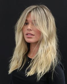 2023 Hair Trends Shoulder Length, Blonde Curtain Bangs Side Part, No Styling Shag, Balyage Long Hair Blonde Curtain Bangs, Long Side Bangs Wavy Hair, Light Blonde Face Framing Highlights, Haircuts To Hide Big Forehead, Chest Length Haircut With Curtain Bangs, Lip Length Curtain Bangs