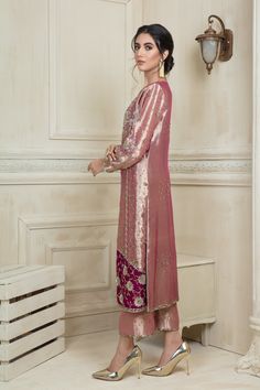 Eden | Pakistani Designer Outfit | Sarosh Salman Tissue Dupatta, Pink Dupatta, Pink Chiffon Dress, Organza Shirt, Neck Designs For Suits, Printed Dupatta, Wedding Dress Chiffon, Crochet Fashion Patterns, Pakistani Designers