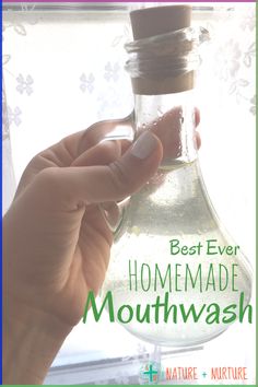 This the best of both worlds - effective and tastes great! Try this super simple recipe for a healthier mouth. Mouthwash Recipe, Diy Mouthwash, Natural Deodorant Recipe, Toothpaste Recipe, Homemade Mouthwash, Mouth Wash, Natural Mouthwash, Homemade Toothpaste, Deodorant Recipes