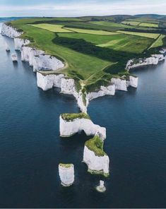 an aerial view of the white cliffs in england