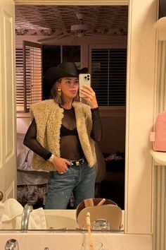 Cowgirl Winter Outfits, Country Winter Outfits, Cowgirl Hat Outfit, Country Concert Outfit Winter, Dallas Outfit, Outfit Vaquero, Cowgirl Era