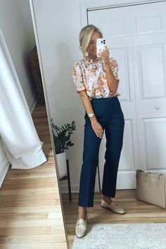 Minimalist Modern Outfits Women, Professional Outfits Women Trendy, Southern Business Attire, Womens Work Outfits Midsize, Buisness Casual Women Outfits Easy, Business Casual Fun Outfit, Business Outfits For Women Spring, Cute Principal Outfits, Principal Fashion