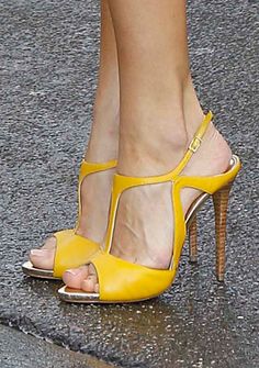 Yellow High Heels, High Heels Classy, Heels Casual, Preppy Shoes, High Heels Boots, Casual High Heels, Casual Heels