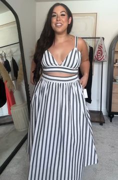 A MIDSIZE woman shared her summer Target haul, including a sassy two-piece set. The size 14/16 with a self-described “apron belly” put together affordable fits that she loves and feels good in. Bonnie Wyrick (@bonniewyrick) shared her outfit haul with over 600,000 TikTok followers. “A curvy midsize Target haul, a size 14/16 try-on,” she said. […] Tiktok Followers, Plus Size Summer Fashion, Fashion Apron, Target Haul, Summer Outfits Curvy, Miami Outfits, Size 16 Women, Plus Size Summer Outfits, Flattering Outfits