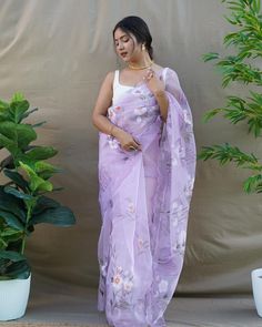 Floral Organza Saree, Purple Saree, Organza Silk Saree, Designer Sarees Collection, Hand Painted Sarees, Indo Western Dress, Patiala Salwar, Organza Sarees