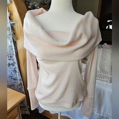 Brand New With Tags, So Cozy Soft! Wishlist Clothes, Pink Off The Shoulder Top, Crushed Velvet Top, Random Clothes, Clothing Wishlist, Sweater Ideas, Pinterest Contest, Feminine Fashion, Waffle Knit Top