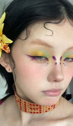 Maximalist Fashion Editorial, Floral Makeup Ideas, Avant Garde Makeup Looks, Intricate Makeup Looks, Simple Unique Makeup Looks, Pink And Yellow Makeup Looks, Frutiger Aero Makeup, Pixie Makeup Looks, Unique Makeup Looks Fun