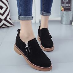 Shoes For School, Oxford Shoes Outfit, Mode Shoes, Work Shoes Women, Suede Oxfords, Mode Casual, Breathable Shoes, Suede Loafers, Work Shoes