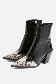 Outfit 2020, High Boots Outfit, Trending Womens Shoes, Mens Fashion Edgy, High Ankle Boots, Trending Boots, Womens Shoes High Heels, Pretty Shoes, Designer Boots