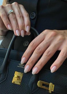 19+ Old Money Nails That Are Giving "Quiet Luxury" Old Money Nails, Sophisticated Nails, Money Nails, Milky Nails, Classy Nail Designs, Classic Nails, Girls Nails, Elegant Nails