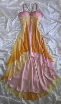 Sunset Dress, Prom Dress Inspiration, Pretty Prom Dresses, Glam Dresses, Really Cute Outfits, Fancy Dresses, A Dress, Dream Dress