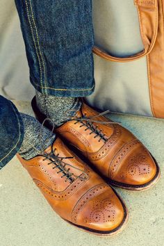 For fall: Levi's 511, grey marled wool socks, Allen Edmonds cap-toe oxfords with brogue detailing in a rich and warm walnut color. Tan Brogues, Woolen Socks, English Gentleman, Grey Socks, Socks Shoes, Brown Shoes, Free Shoes, Sharp Dressed Man, Leather Denim