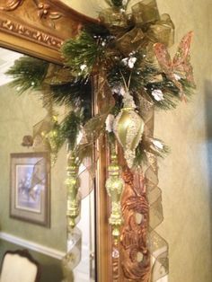 #diy, #crafts, #handmade, #creative Decorate Mirror, Christmas Mirror, Christmas Bathroom Decor, Christmas Wonderland, Amazing Ideas, Victorian Christmas, Elegant Christmas, Christmas Love, Christmas Deco