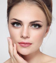 2 Perfect Eyebrow Shape Ideas For Oval Face Shapes #Eyebrows Patchy Eyebrows, Thinning Eyebrows, Eyebrow Growth Oil, Natural Eyebrows Growth, Eye Shadow Tutorial, Tips For Dark Circles, Shadow Tutorial