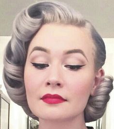 1950s Short Hair, Hairstyles For Special Events, Vintage Updos, Updos Elegant, 1950 Hairstyle, Marilyn Monroe Hair, Timeless Hairstyles, Edgy Hair Color