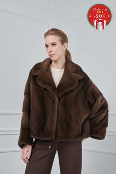 Right after you place the order, please provide us your body measurments with a message. Your bust, waist, hips and sleeve length. Thank you. Discover our brown mink short jacket, a unique Shopifur piece, made with 100% natural brown male mink fur from quality certified farms from North America, Denmark and Finland. It comes with brown lining made from 100% polyester. In the interior of your new mink fur jacket you will find stitched on the lining every label that indicates the quality and the o Brown Fur Coat, Brown Line, Brown Fur, Mink Fur, Real Fur, Natural Brown, Short Jacket, Fur Jacket, Long Coat