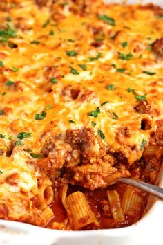 This recipe for baked rigatoni is loaded with ground beef, Italian sausage, marinara sauce, and cheese. It's a surefire hit! Homemade Rigatoni Pasta, Homemade Rigatoni, Rigatoni Pasta Recipes, Sausage Marinara, Rigatoni Recipes, Baked Rigatoni, Recipes With Ground Beef, Ground Italian Sausage, Rigatoni Pasta