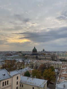 an aerial view of the city with many buildings