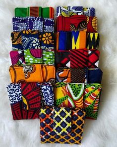 African Handbags, Ankara Accessories, Tie Dye Patterns Diy, Bag Video, African Inspired Decor, African Gifts, African Hats, Handbag Sewing Patterns